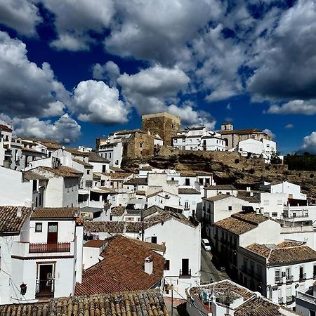 Casa De Las Lanzas Setenil De Las Bodegas Buitenkant foto