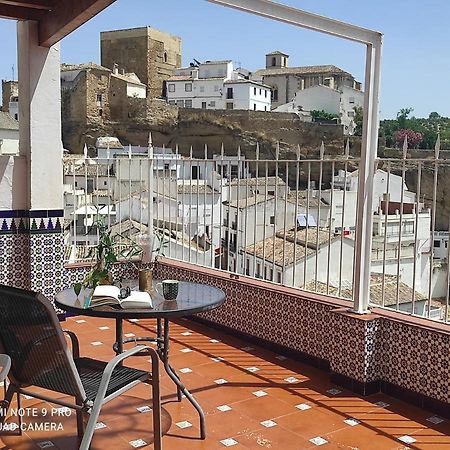 Casa De Las Lanzas Setenil De Las Bodegas Buitenkant foto